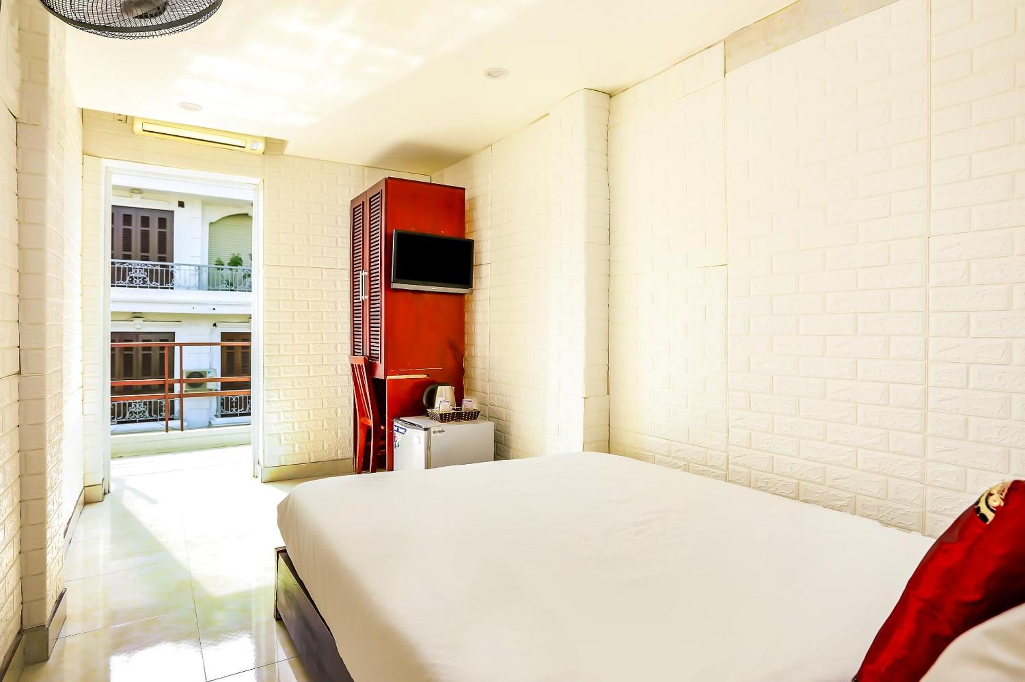 Oyo 604 Queen Hotel Spot-On 河内 外观 照片